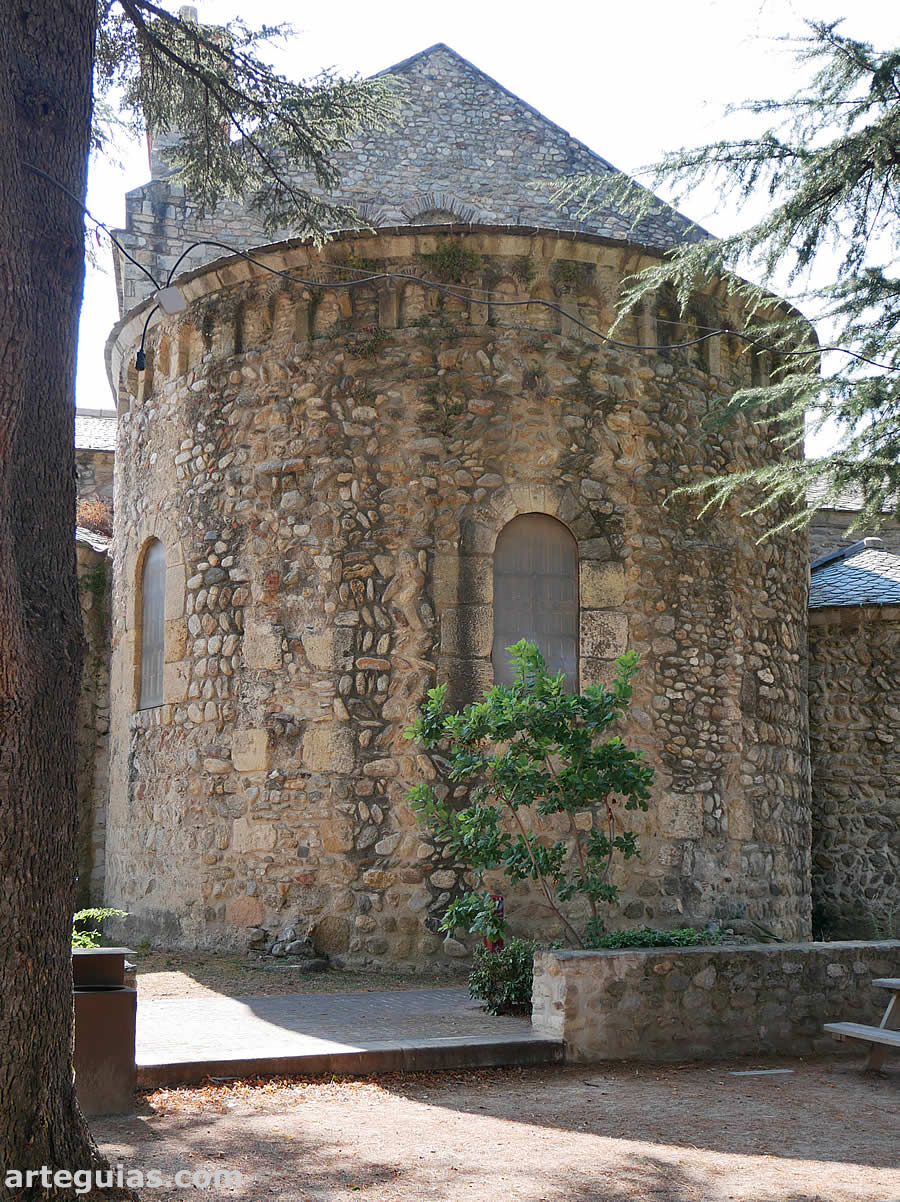 Abad&iacute;a de Saint-Andr&eacute; de Sor&egrave;de: &aacute;bside central de la iglesia rom&aacute;nica