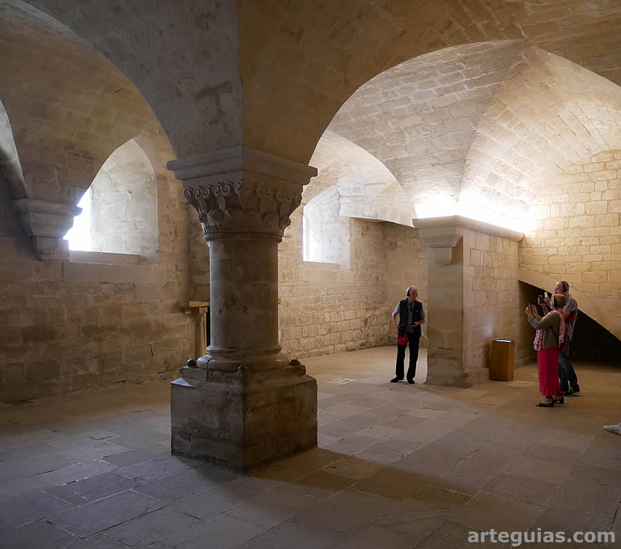 Abad&iacute;a de S&eacute;nanque: calefactorio abacial