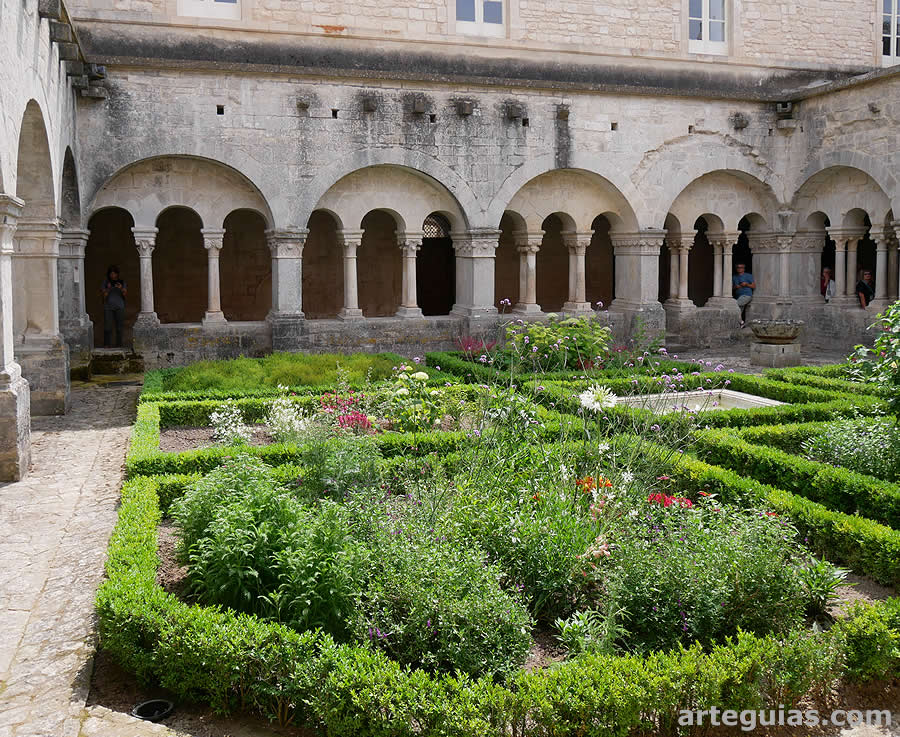 Arquer&iacute;a del claustro de la abad&iacute;a