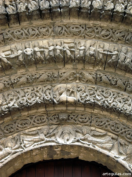 Esculturas de las arquivoltas