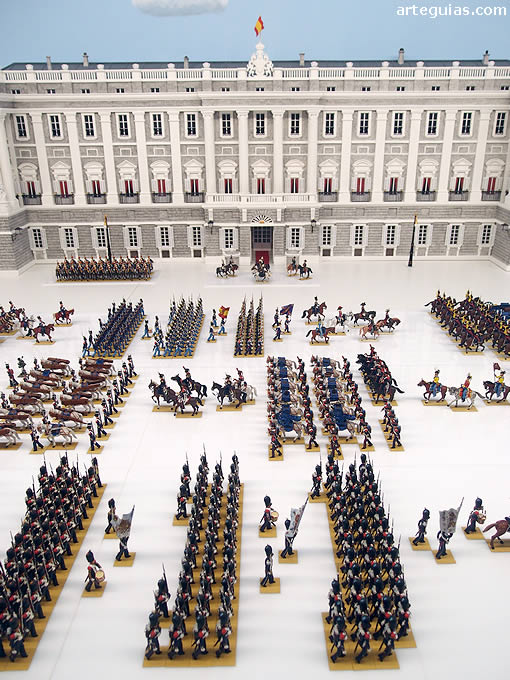 Maqueta con innumerables soldaditos de plomo desfilando