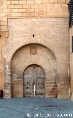 Puerta del Palacio Condal. Cocentaina, Alicante
