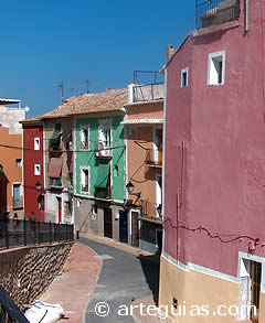 Casco antiguo de Villajoyosa, on sus caracter&iacute;sticas casas coloreadas