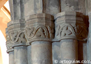 Capiteles interiores