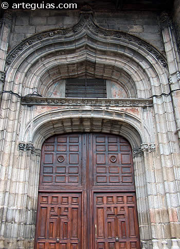 Iglesia parroquial de San Juan Bautista de Mombeltr&aacute;n (Sierra de Gredos, &Aacute;vila)