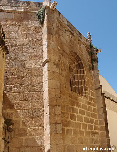 Un buen ejemplo de la M&eacute;rida medieval es la concatedral g&oacute;tica de Santa Mar&iacute;a