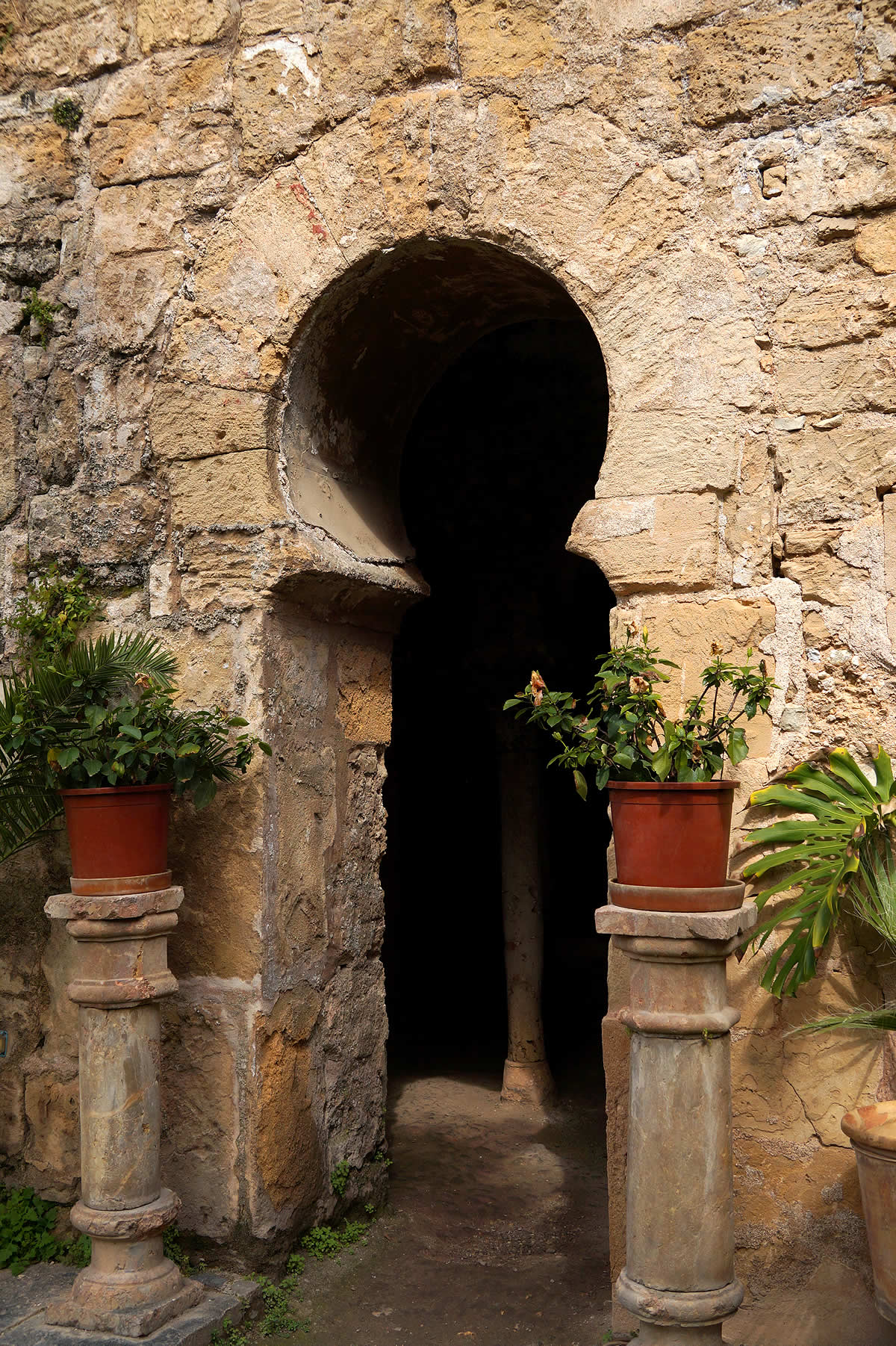 Puerta con arco de herradura de los BA&ntilde;os &Aacute;rabes de Palma