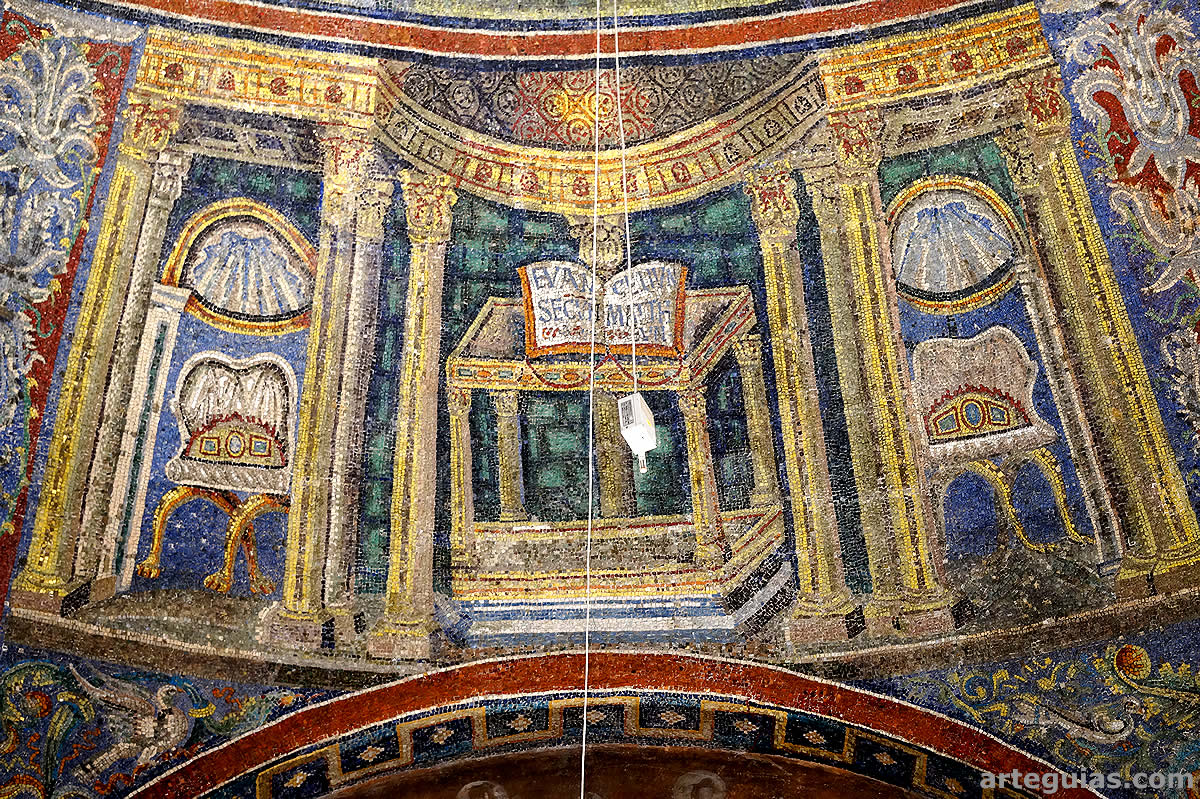 Mosaico paloecristiano simb&oacute;lico con tronos, veneras y un Evangelio