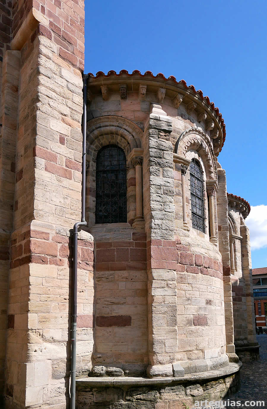 Uno de los absidiolos