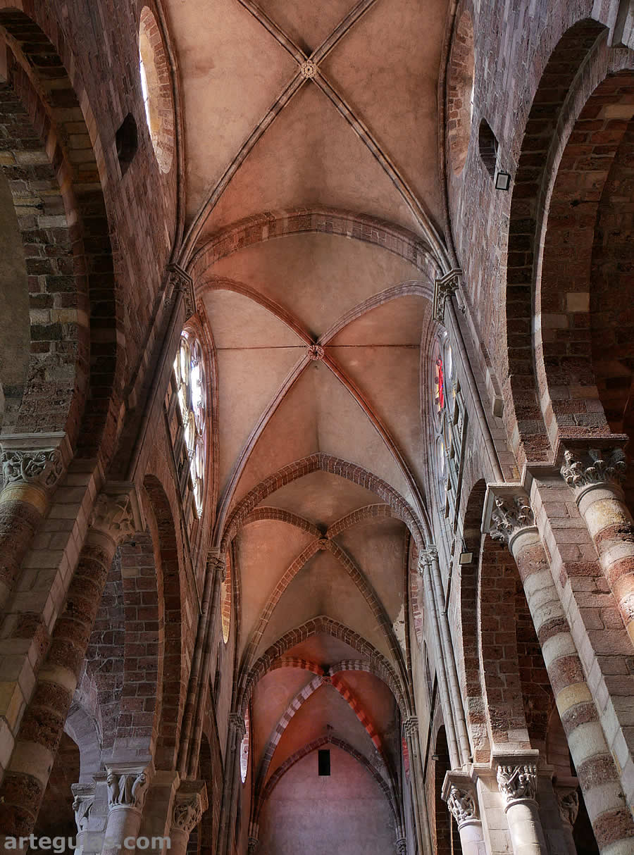 B&oacute;vedas de crucer&iacute;a de la nave central