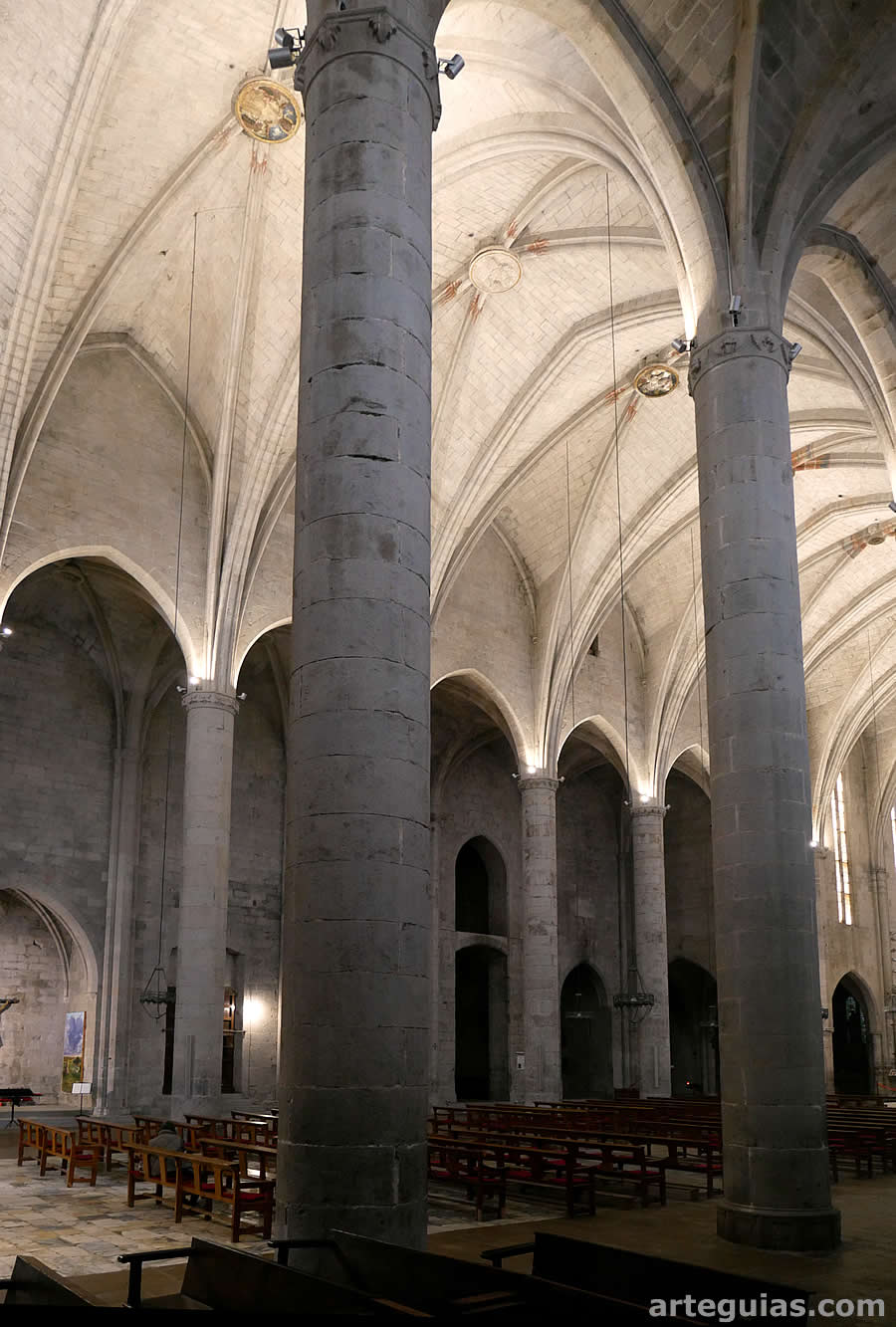 Bas&iacute;lica de Castell&oacute; d'Emp&uacute;ries: naves