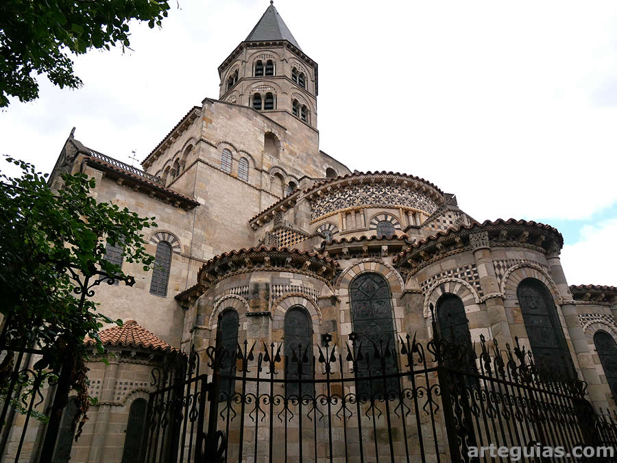Gu&iacute;a de la Bas&iacute;lica de Notre-Dame-du-Port de Clermont-Ferrand, Francia