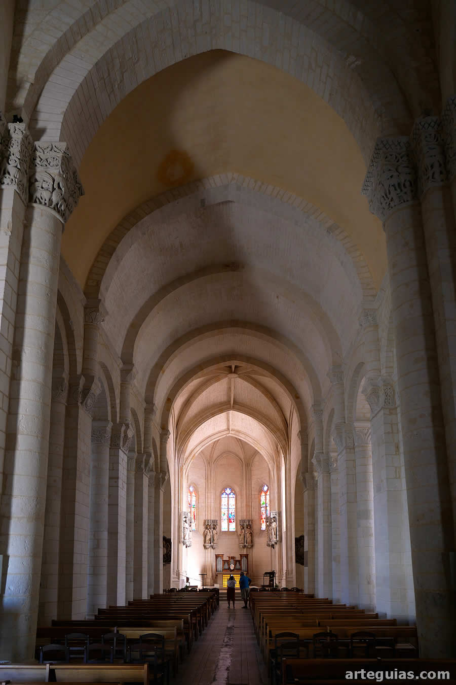Iglesia alta o superior de la Bas&iacute;lica de San Eutropio de Saintes