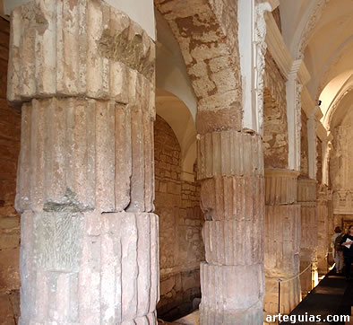 Columnas realizadas mediante tambores de columnas romanas