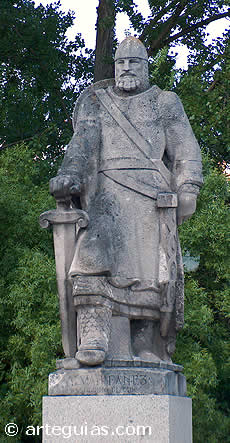 Estatua de &Aacute;lvar F&aacute;&ntilde;ez