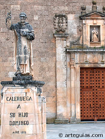 Estatua en Caleruega de Santo Domingo de Guzm&aacute;n