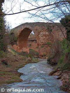Puente medieval de Lences, junto a Poza de la Sal, Burgos
