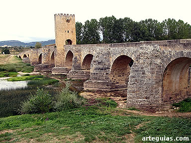 Puente sobre el r&iacute;o Ebro