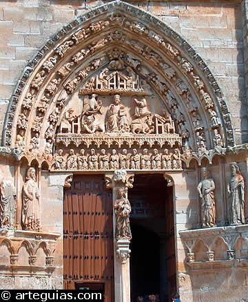 Puerta del crucero, similar a la del Sarmental de la catedral de Burgos
