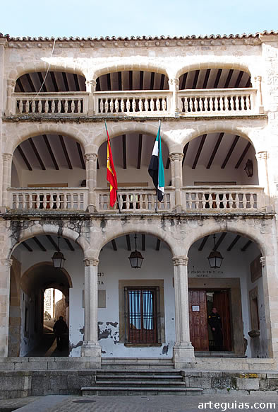 Fachada del Ayuntamiento Viejo de Trujillo