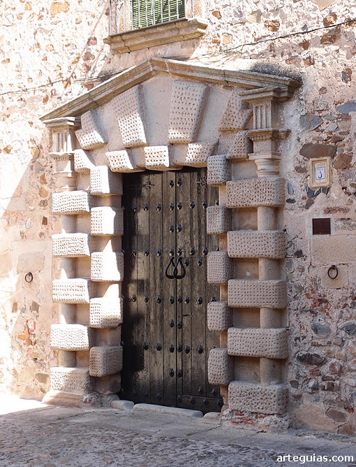 Puerta del Palacio de los condes de Adanero