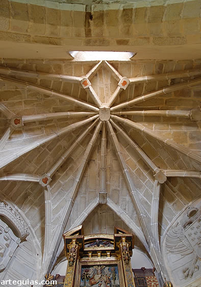 B&oacute;veda de crucer&iacute;a de la cabecera