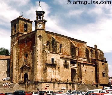 Iglesia de San Mart&iacute;n de Tours de Trujillo, vista desde la Plaza Mayor