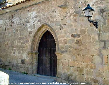 Trujillo. Puerta norte de la Iglesia de Santiago