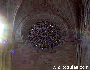 Interior de la catedral de Sig&uuml;enza