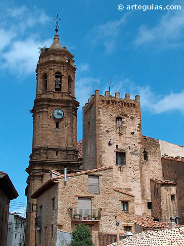 La Iglesuela del Cid, monumental plaza en el Camino del Cid en Teruel