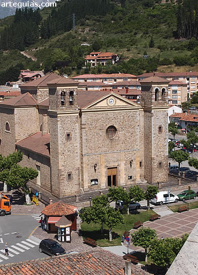 Iglesia nueva de San Vicente vista desde la terraza de la Torre del Infantado