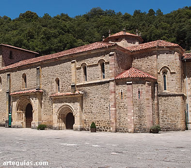 Monasterio de Santo Toribio de Li&eacute;bana