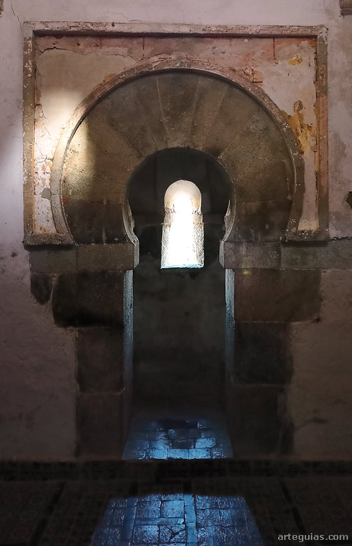 Arco triunfal de la capilla  de San Miguel de Celanova, Ourense