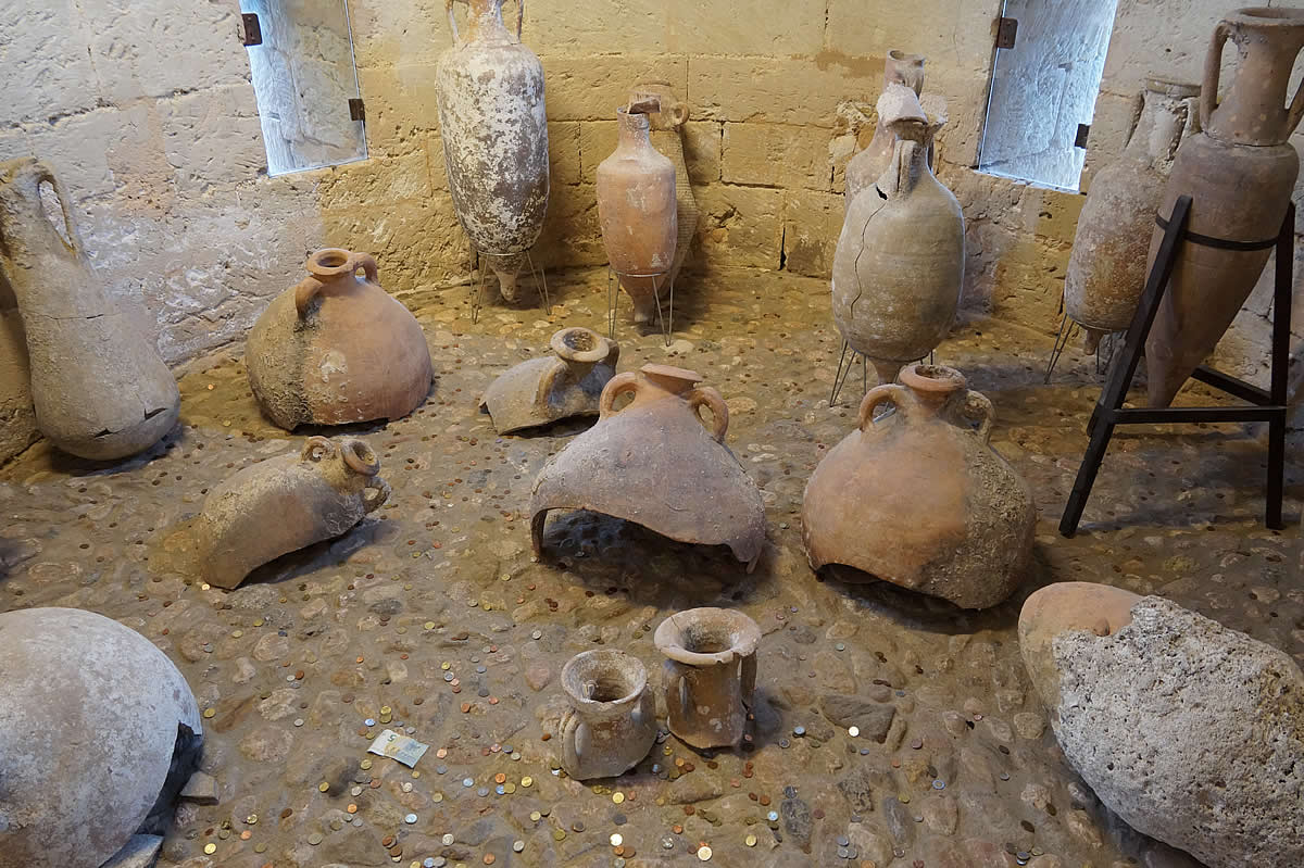 &Aacute;nforas romanas del museo de historia de Palma de Mallorca