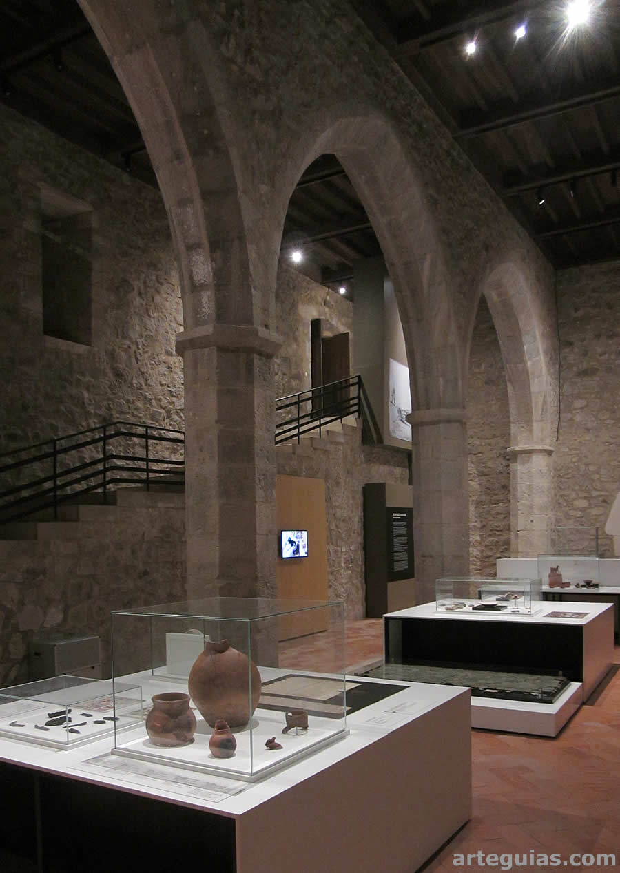 Piso inferior del palacio del castillo de Leir&iacute;a