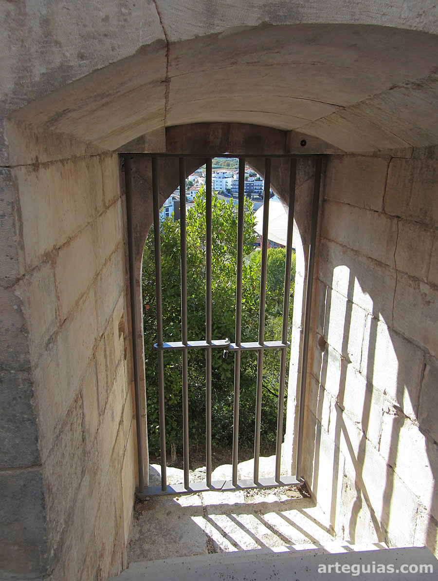 Puerta de la Traici&oacute;n. Castillo de Leir&iacute;a