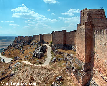 Espectacular aspecto del castillo de Gormaz en su costado sur