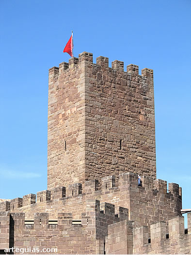Torre del Homenaje o de San Miguel, origen del castillo