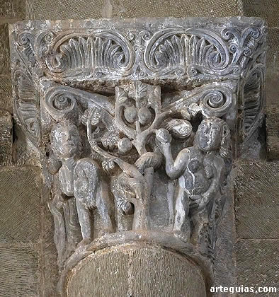 Capitel del arco triunfal: escena del Pecado Original