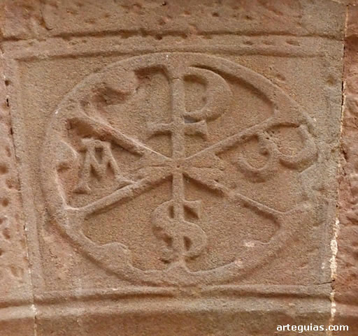 Crism&oacute;n de la puerta de la capilla