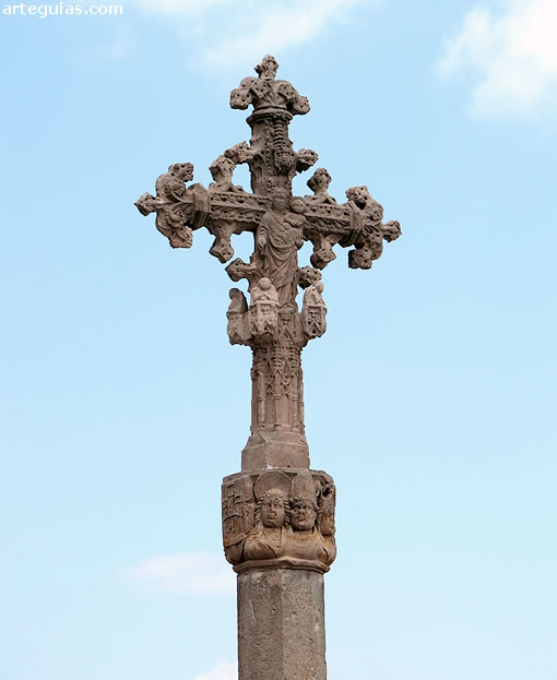 Cruz de las tres cabezas coronadas,  Morella