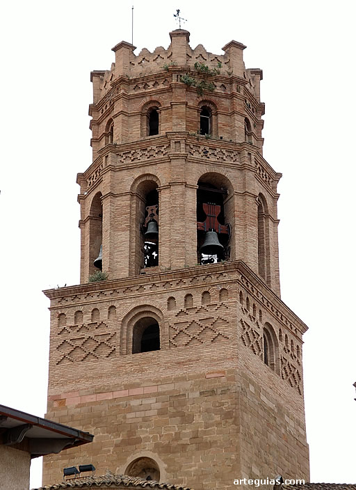 Campanario mud&eacute;jar de la concatedral de Monz&oacute;n