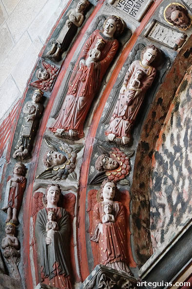 &Aacute;ngeles llevando las almas de los bienaventurados