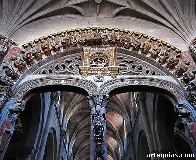 P&oacute;rtico del Para&iacute;so: entrada a la nave central