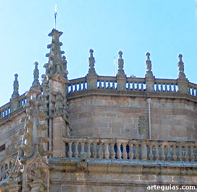 Pin&aacute;culos y balaustradas