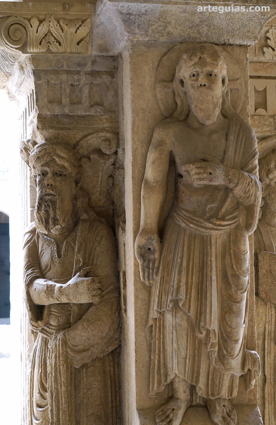 Relieves del claustro