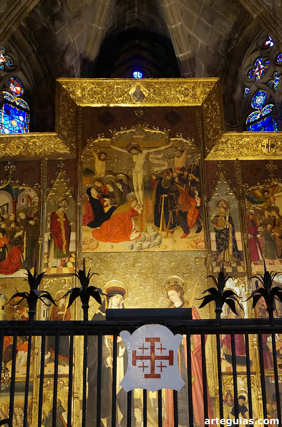 Uno de los muchos retablos de la catedral