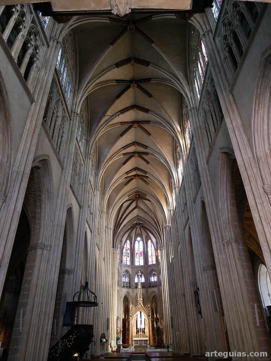 Nave central