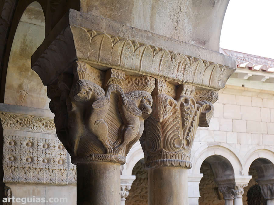 Capiteles rom&aacute;nico de leones