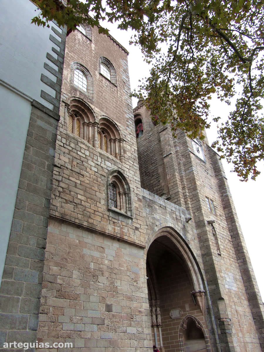 Fachada de la catedral de &Eacute;vora